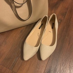 Soft nude ballet flats with pointed toe